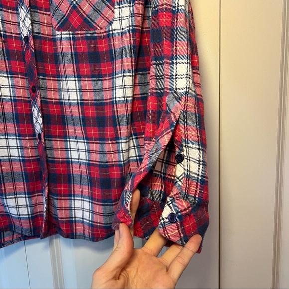 Kut from the Kloth women’s 100% cotton flannel button down pocket shirt. Size L. - Picture 9 of 9